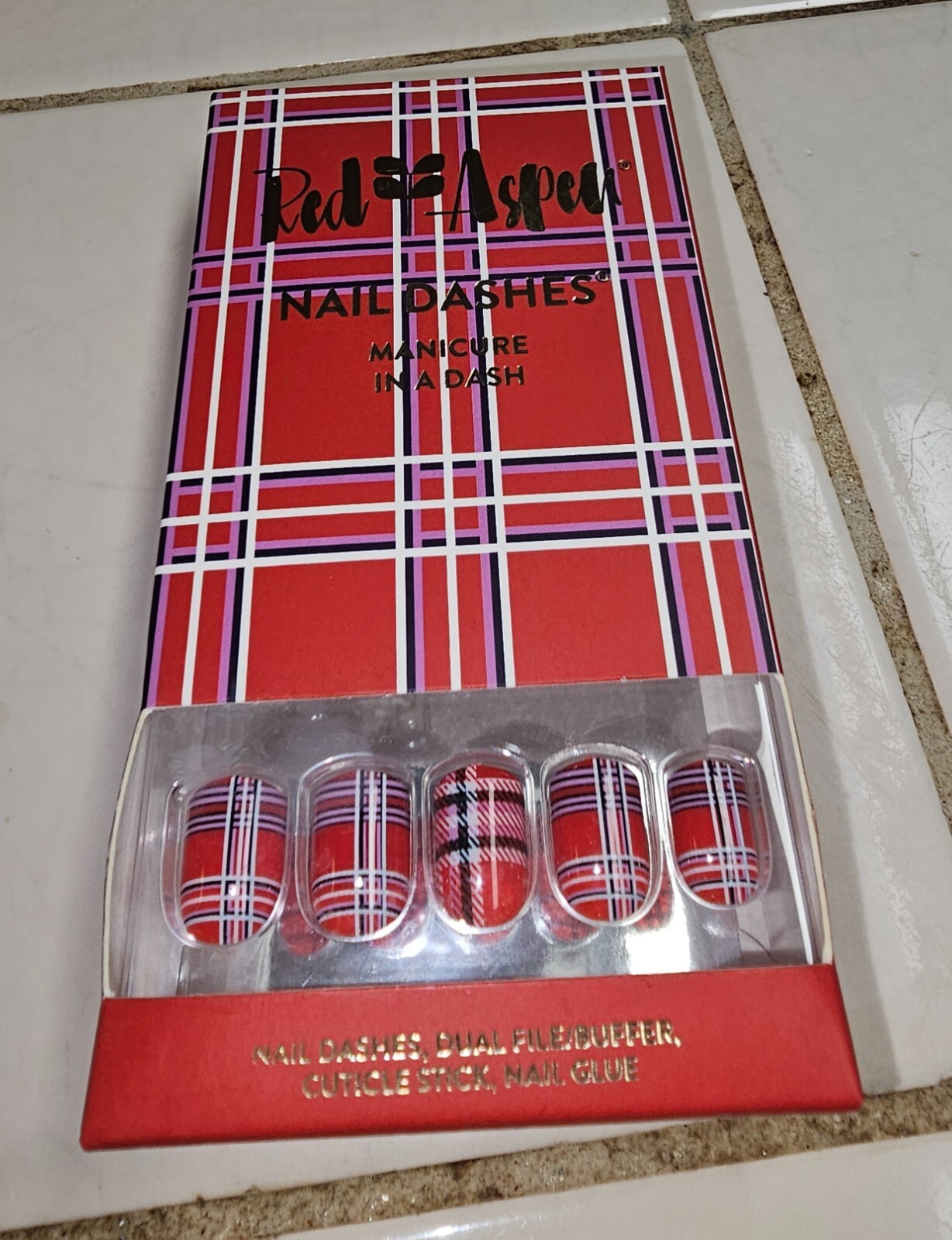 RED ASPENTILLY PLAID NAIL