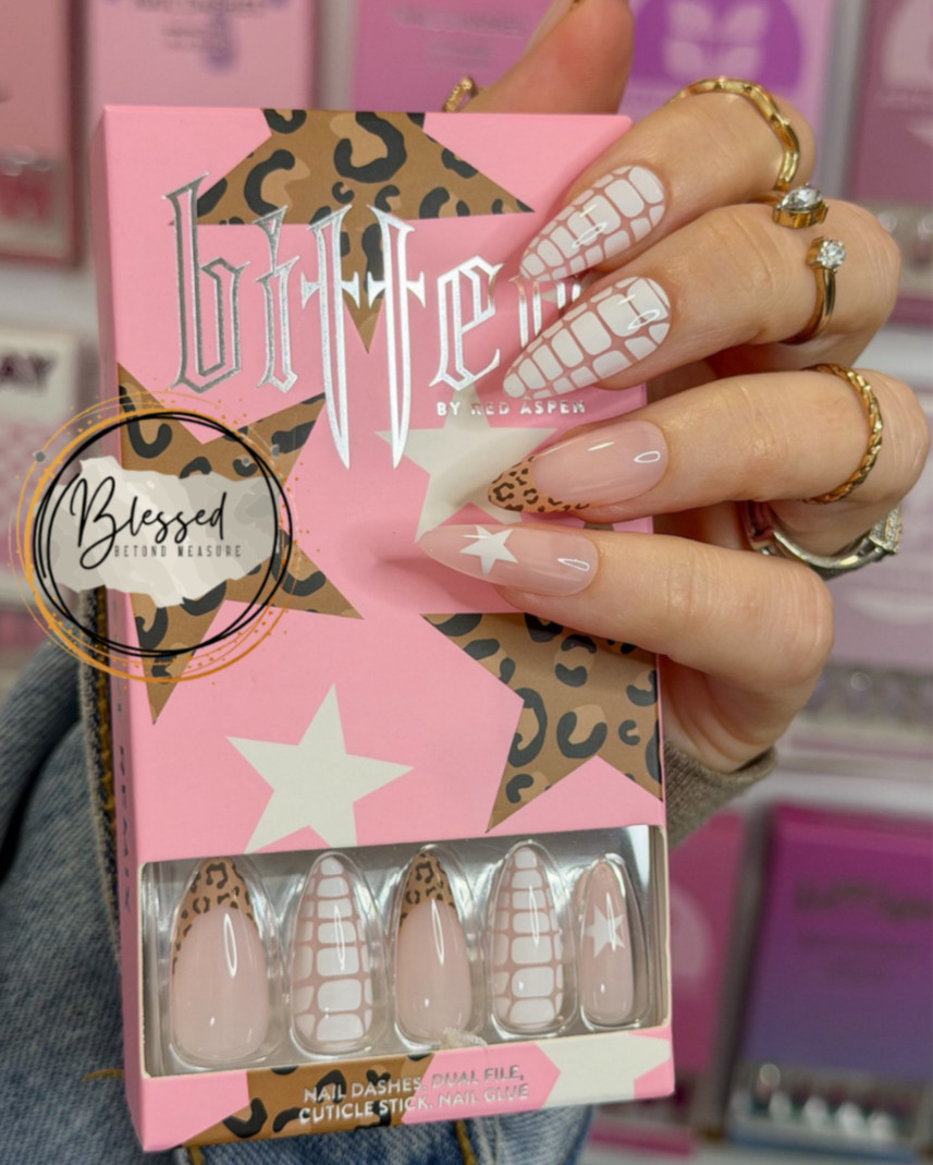 Red Aspen Press On Nails- Roxy’s Rebel Remix-Long Stiletto-Leopard