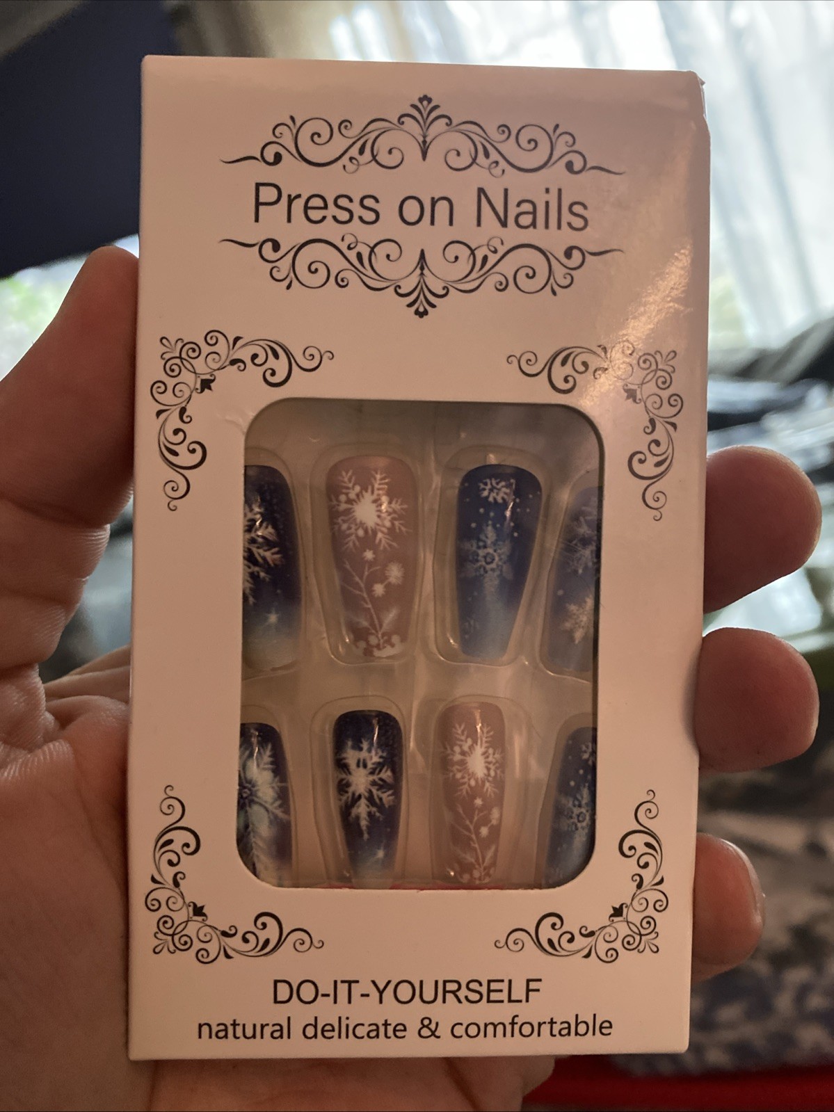 24pcs Christmas Winter Wonderland Nail Tips Boxed With Glue & Tabs Nails