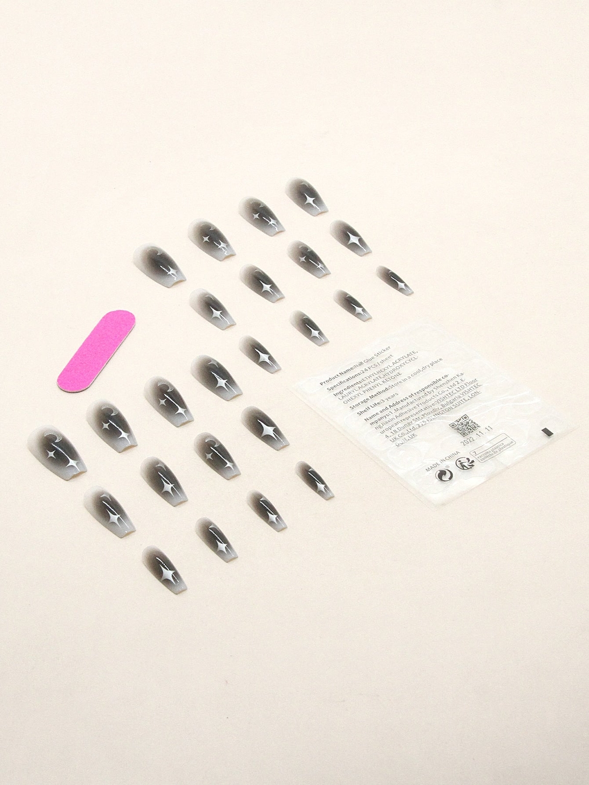 24pcs Long Coffin Black Ombre Blush Metal 3D Four-pointed Star Decor Fake Nail