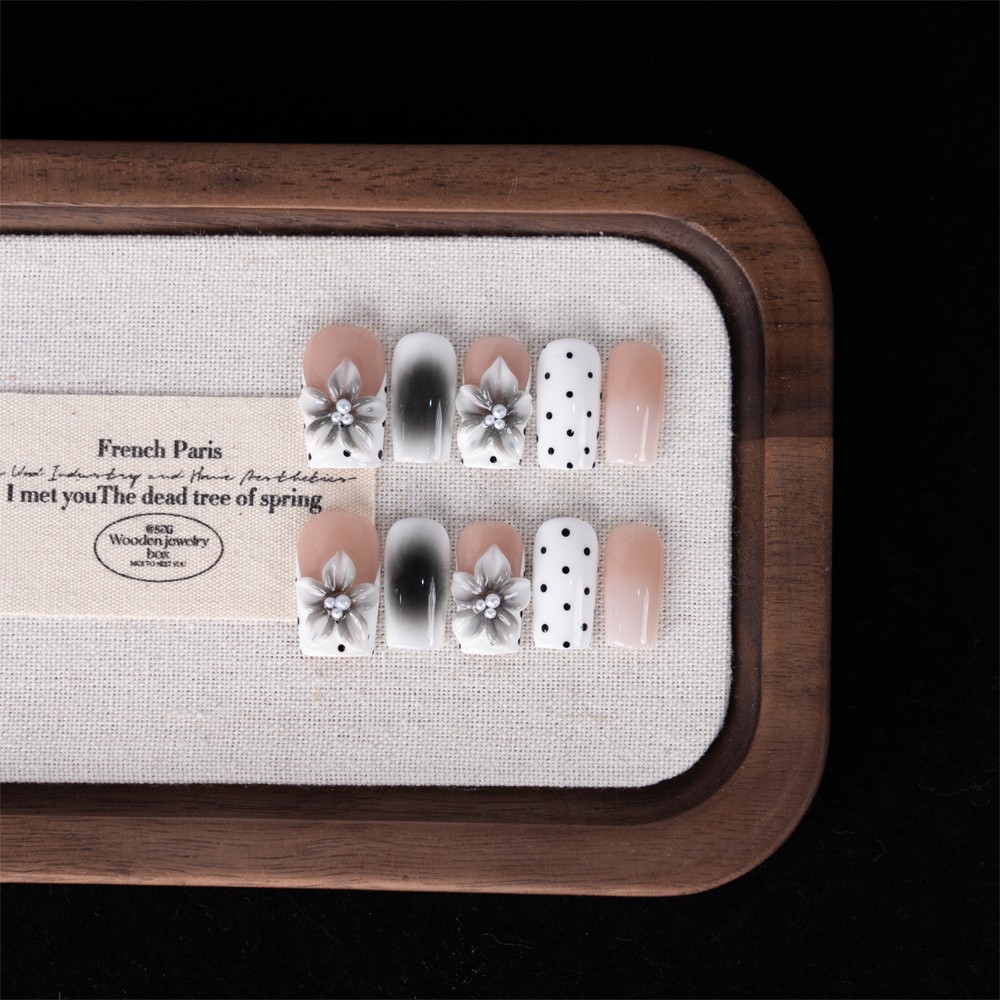 10pcs Medium Long 3D Flower Polka Dot Press On Nails