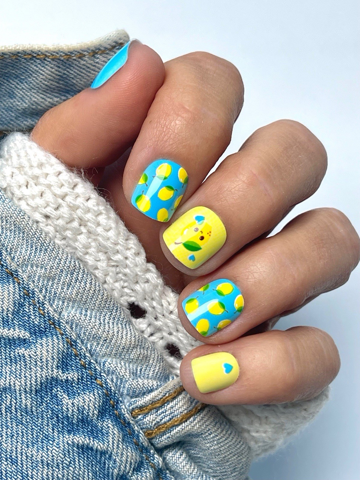 Red Aspen Press On Nails, Petite, Lovely Lemons, Zoey