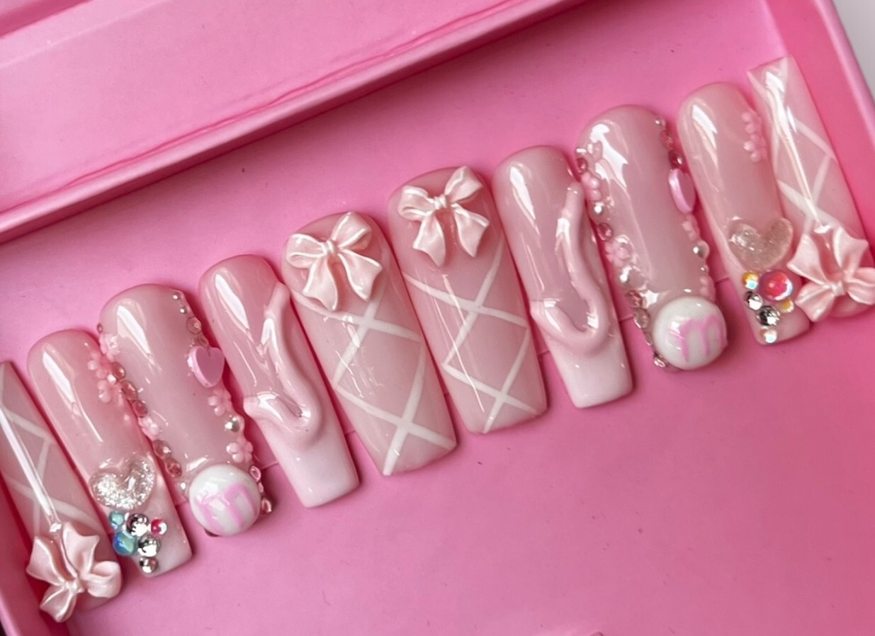 Luxurious Handmade Acrylic Press On Nails – B5 – High Quality & Reusable