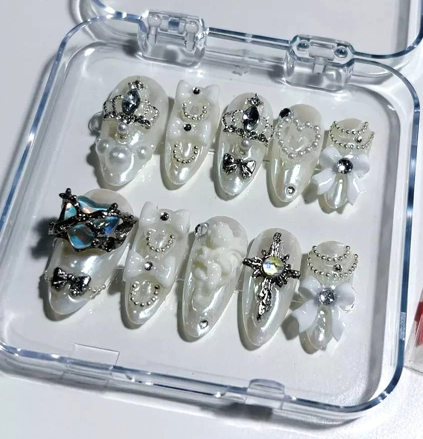 Gel nails, pre-made false nails, handmade, durable, Pearl white, luxurious 1 set