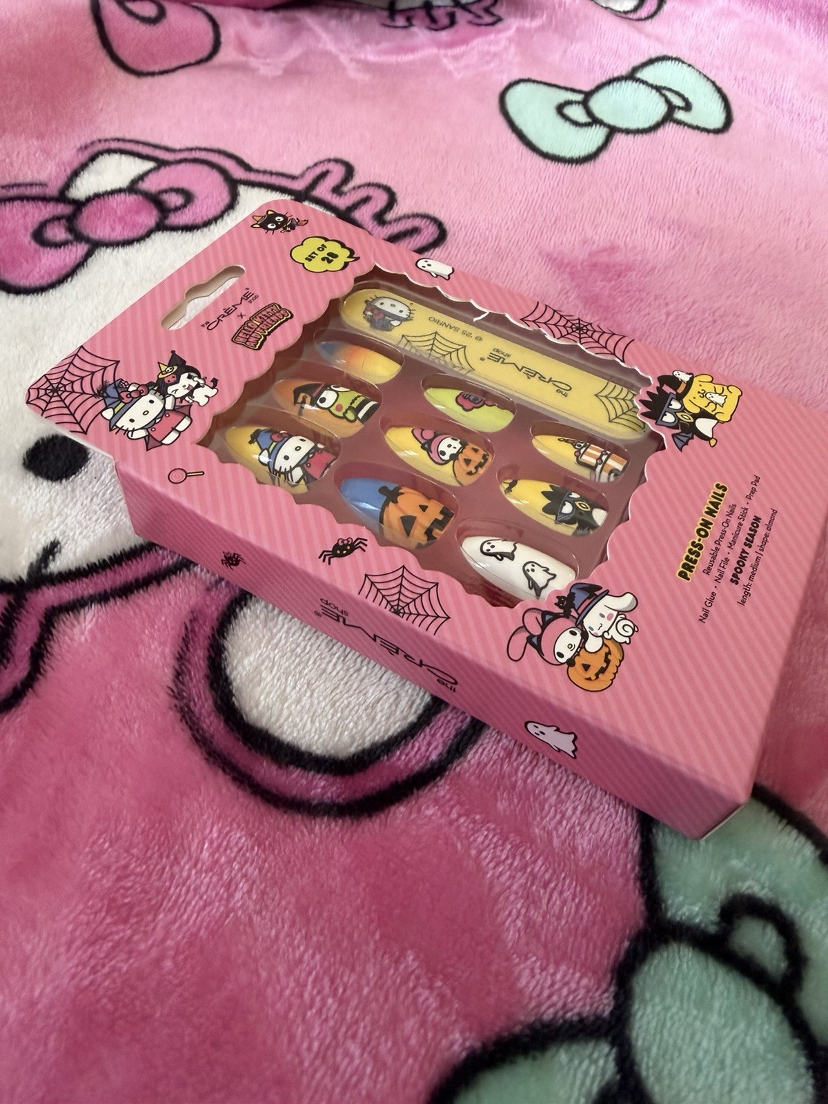 The Crème Shop x Hello Kitty Halloween Press-On Nails Reusable Almond Medium
