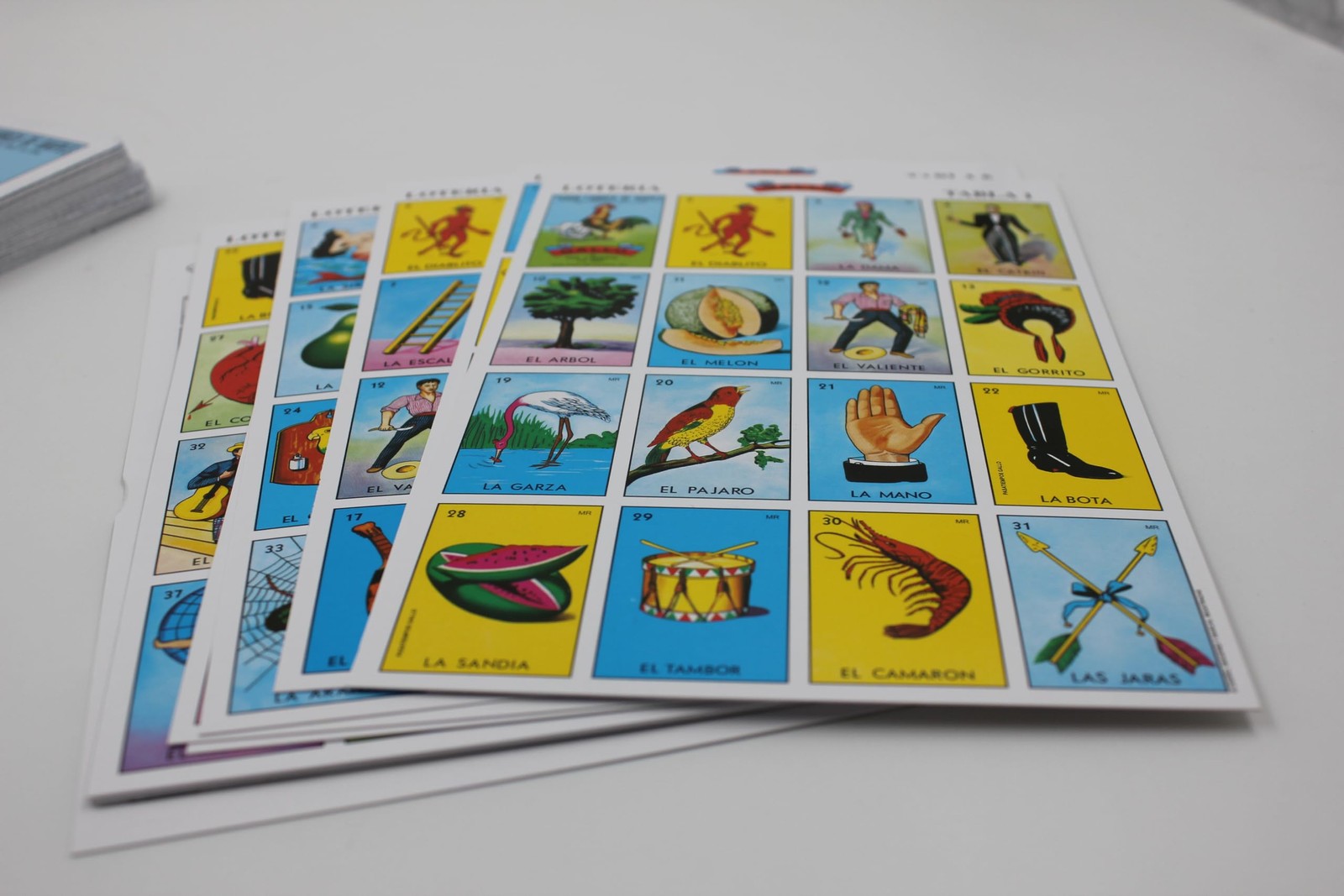 Loteria 8.5″ x 5.25″ (Game Boards), 2.5″ x 3.75″ (Cards), Multicolor