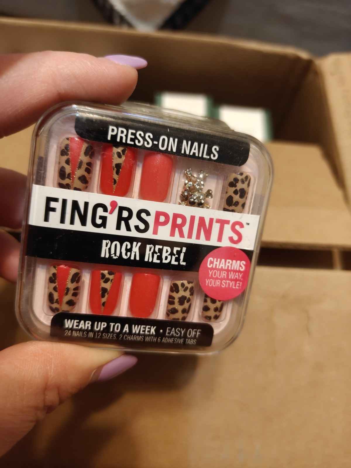 VF7- Fing’rs Prints Press-On Nails, Shiny Finish, Short, ROCK REBEL