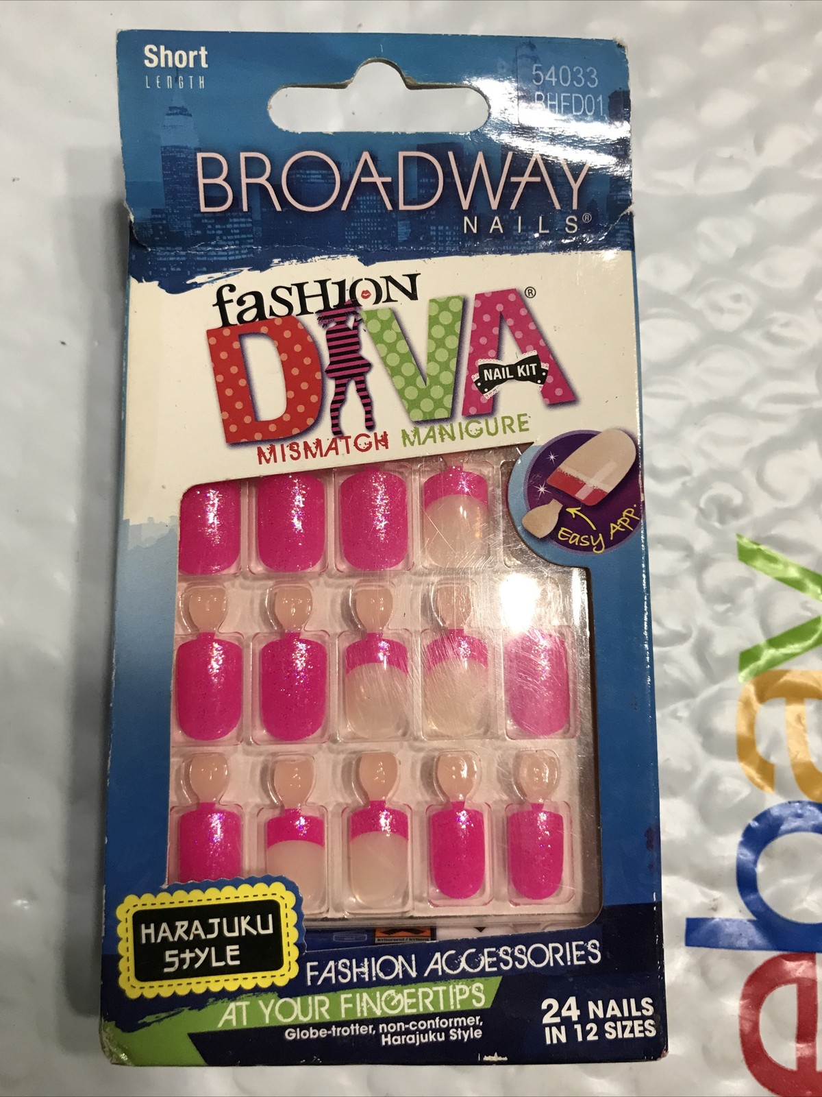 KISS BROADWAY Fashion Diva Mismatch Manicure 54033 Short Length BRIGHT PINK nib