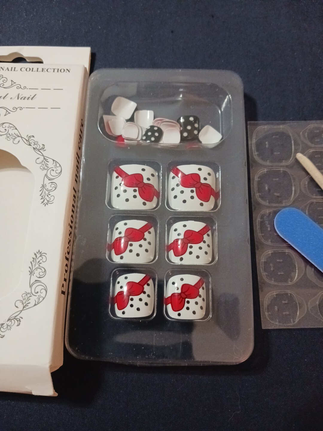 New Press On Toe Nails 24pc Set Red Bows And Dots On Box