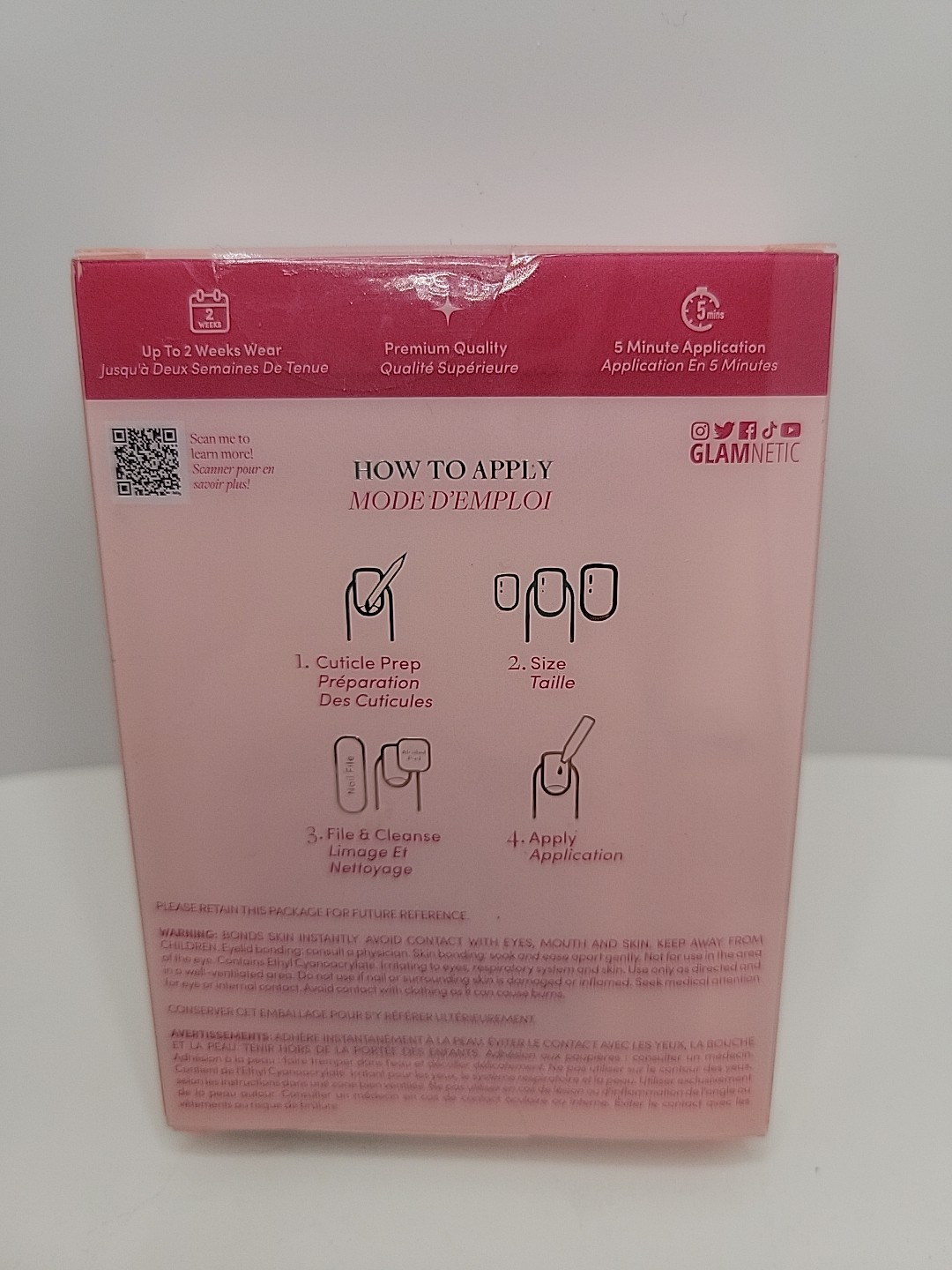 Glamnetic Press-On Nails Love Me Red Hearts Short Almond 30 Count New Sealed Box