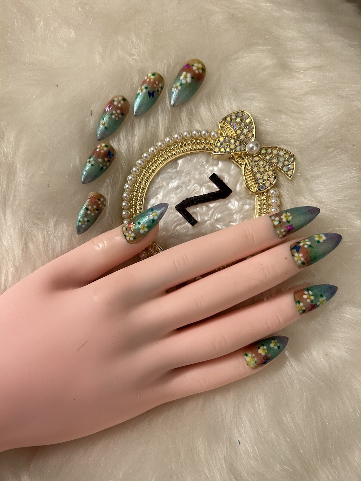 Z NAILZ! Gorgeous set of Handmade Custom Floral Ombre’ Stiletto Press On Nails