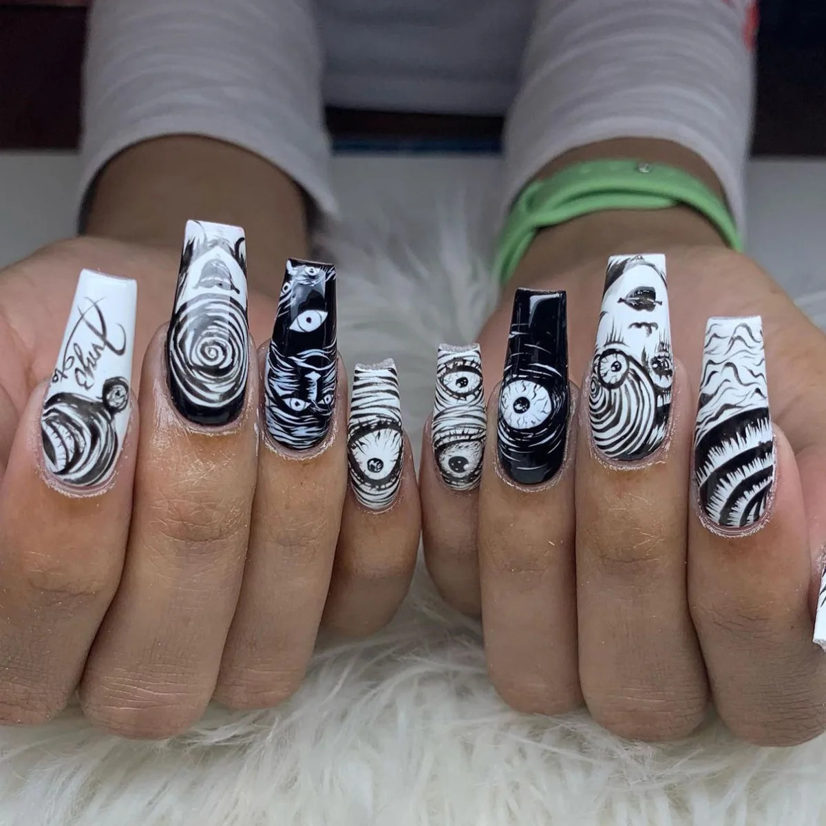 24pcs Halloween Gothic 3D Spider Skull Coffin Press On Nails