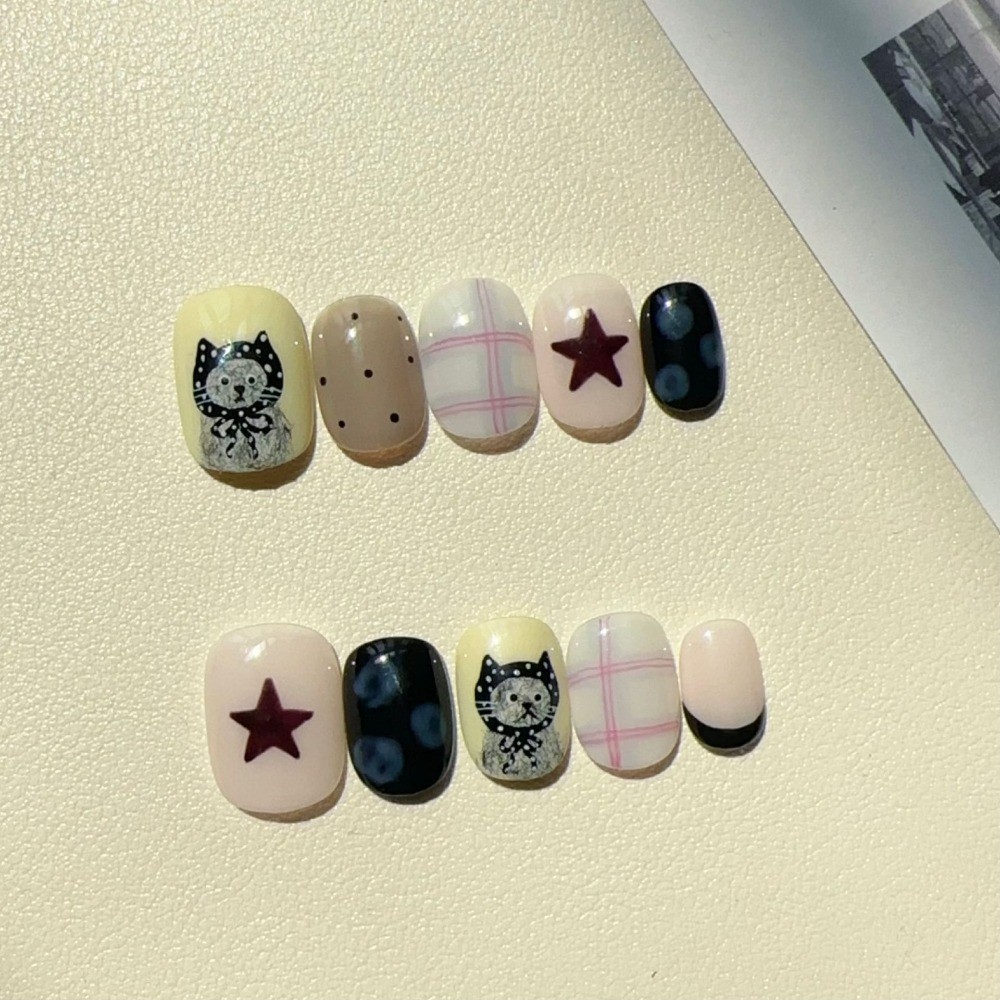 10Pcs Japanese Cat Grid Hand Painted Nails Casual Daily Reusable Nail Tips