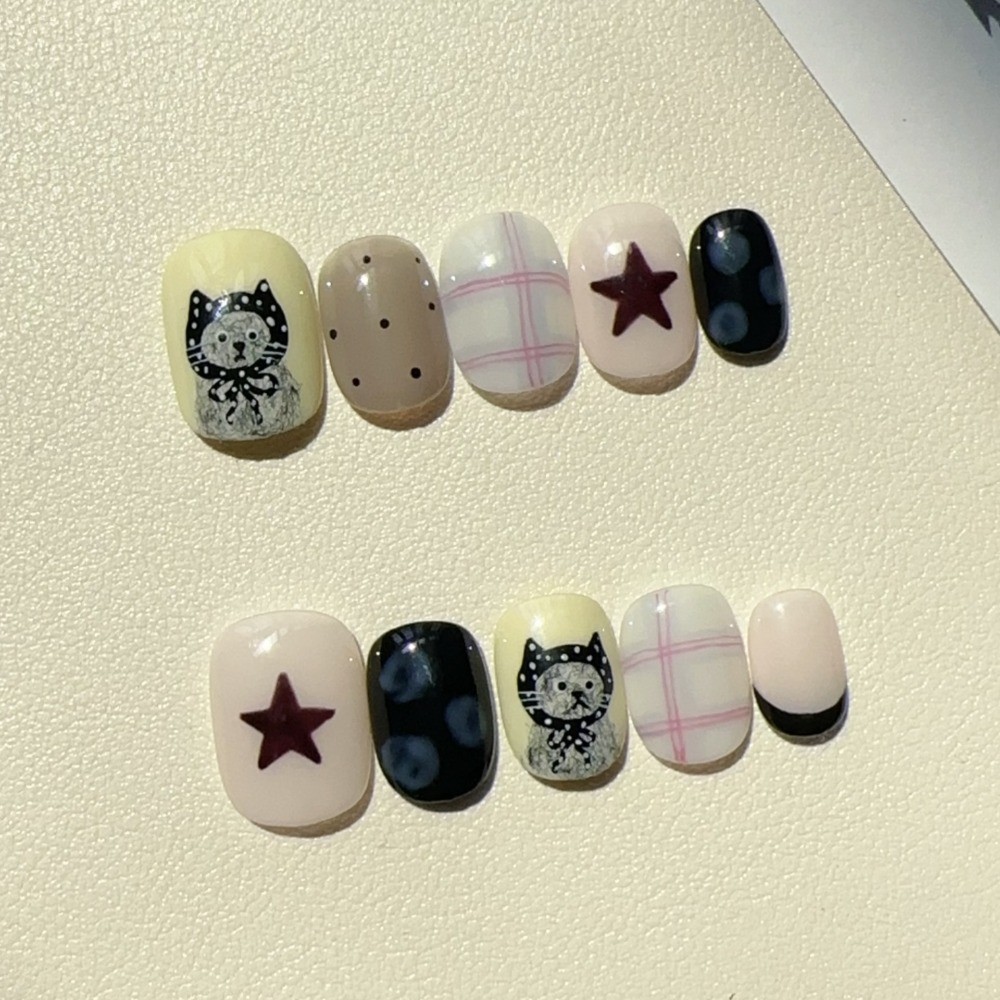 10Pcs Japanese Cat Grid Hand Painted Nails Casual Daily Reusable Nail Tips