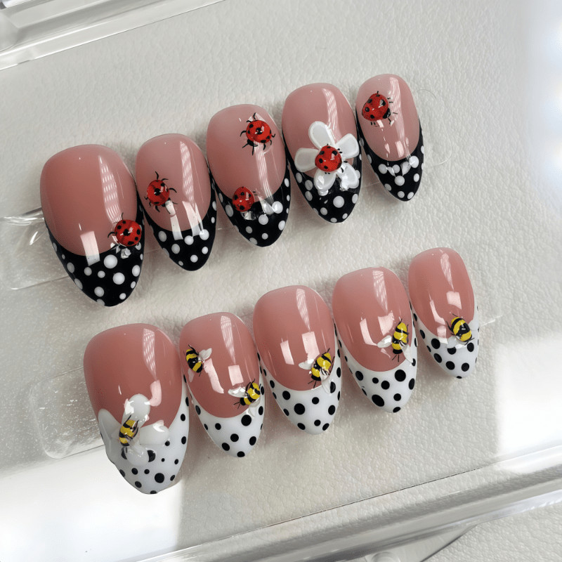 60 Pcs Ladybug Bee Oval Press on Nails, Lovely Casual Summer Daily Fake Nails