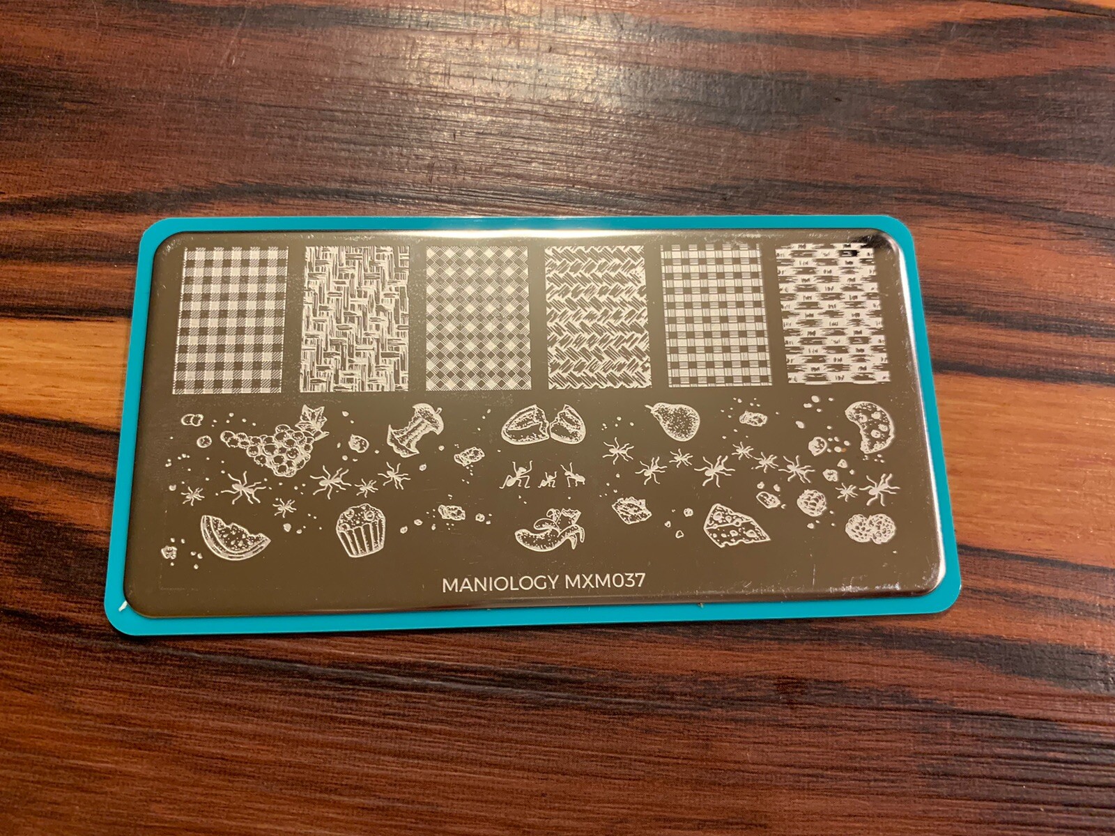 Maniology Nail Stamping Plate MXM037 Picnic Food Snacks Ants