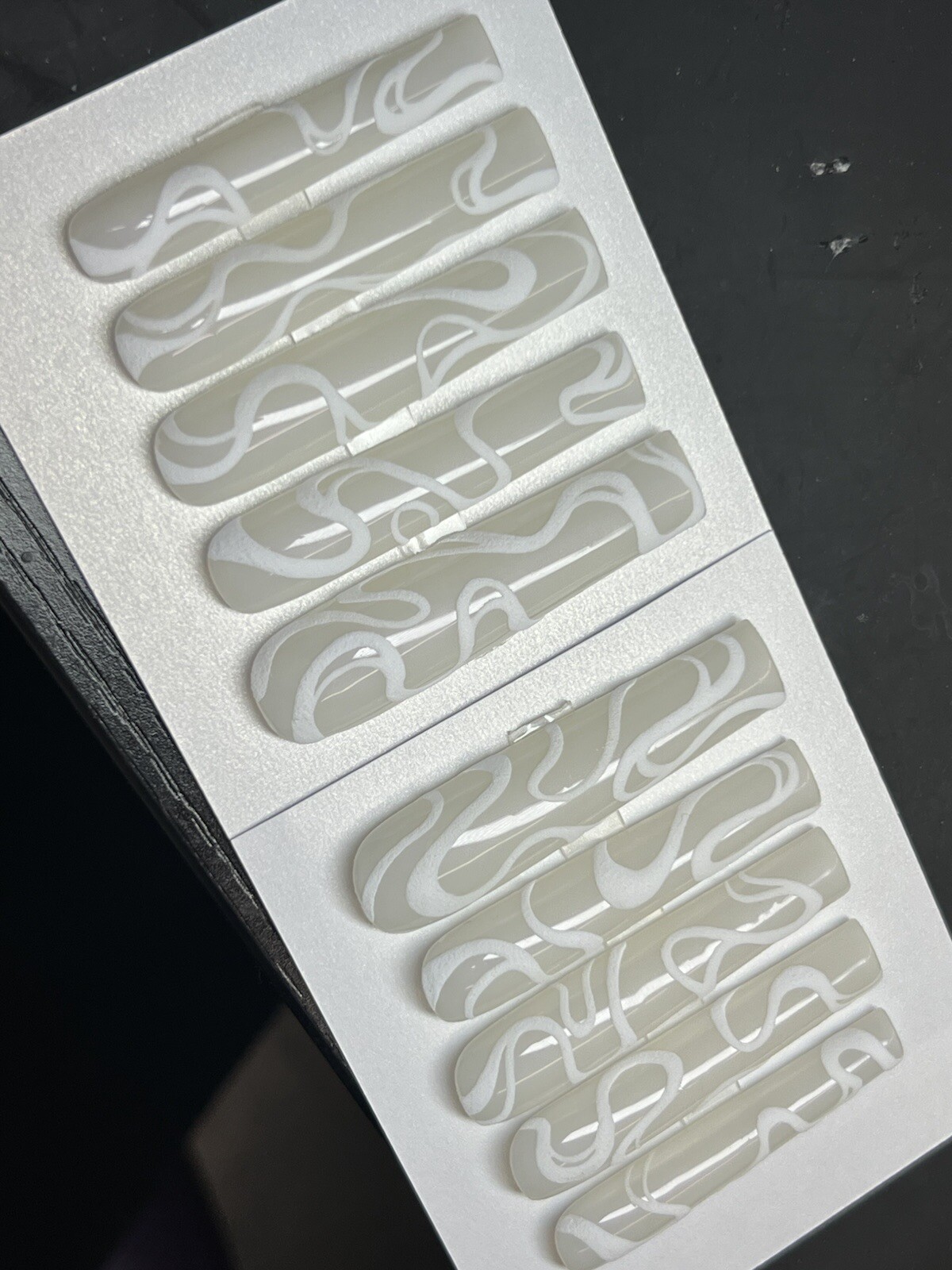 Custom 3xl Press On Nails White With Textured Line Art