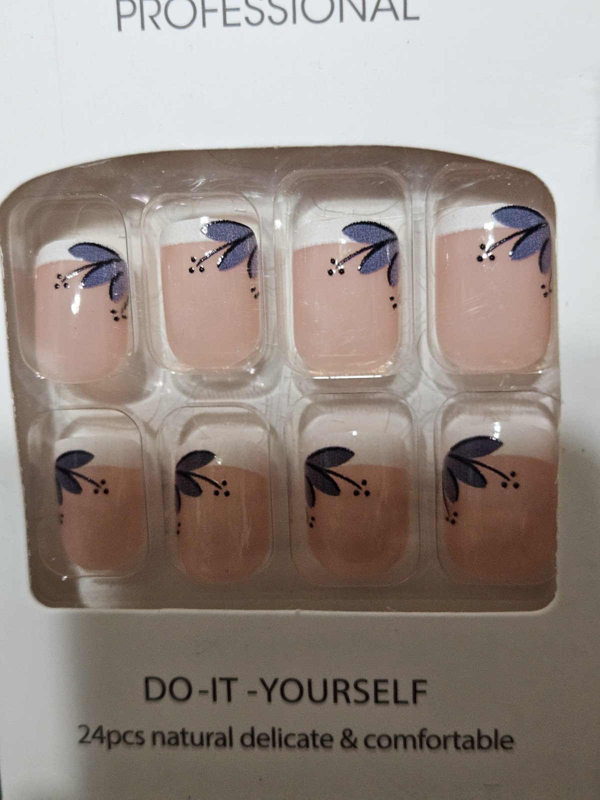 24 Pieces Press-On Nails – SHORT Square Glossy -Nude w/Leaves in Top Corner