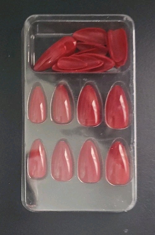 Beautiful Nail Qinvone Press On Nails Deep Red 24 Piece