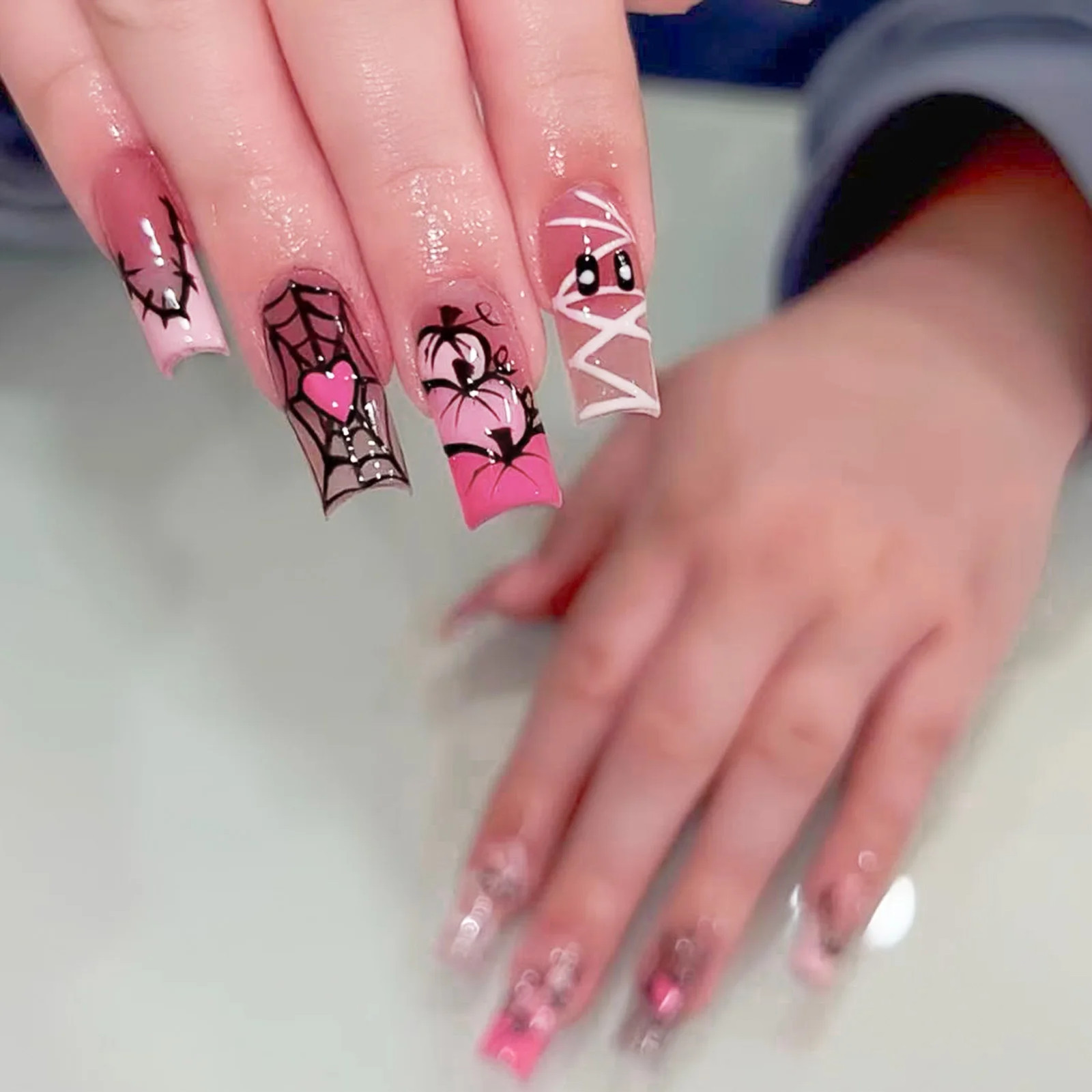 24pcs 2026 Halloween Scary Skull Love Print Press On Nails Glitter Pink Sequins