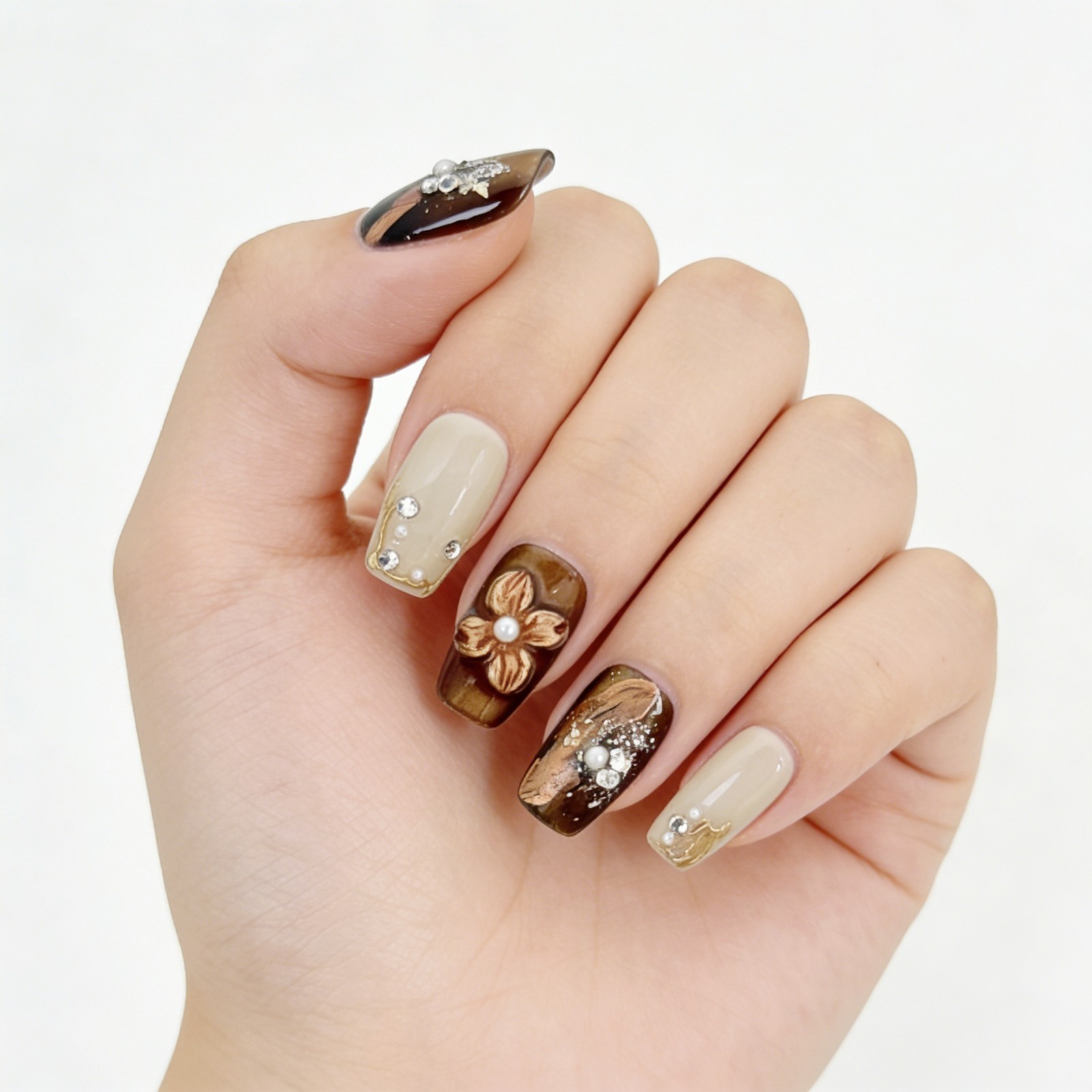 Vintage Gold Amber Press-On Nails with Pearl & Metal Flowers – Square Shape