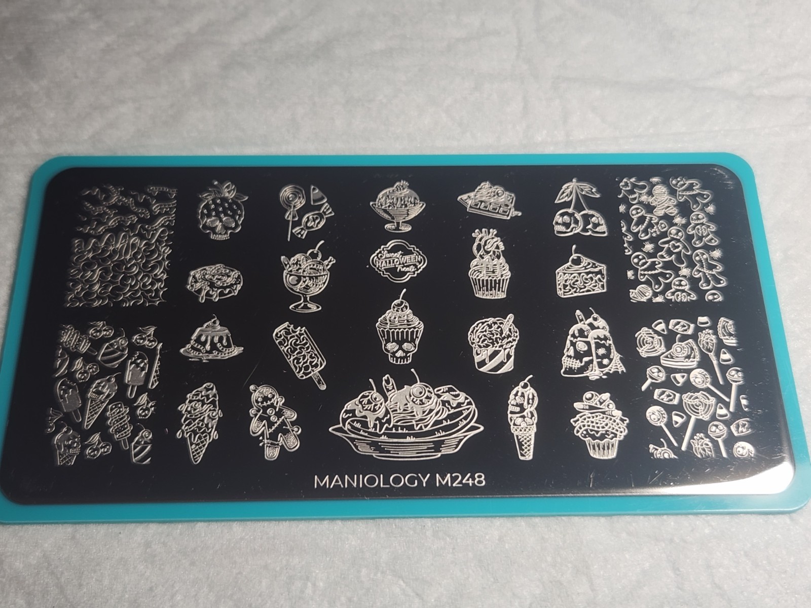 Maniology Nail Stamping Plate M248 Halloween Desserts