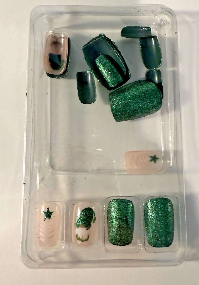 Christmas Nail Art Bundle – 2 Sets Press-On Nails, Holiday Stickers & Nail Charm