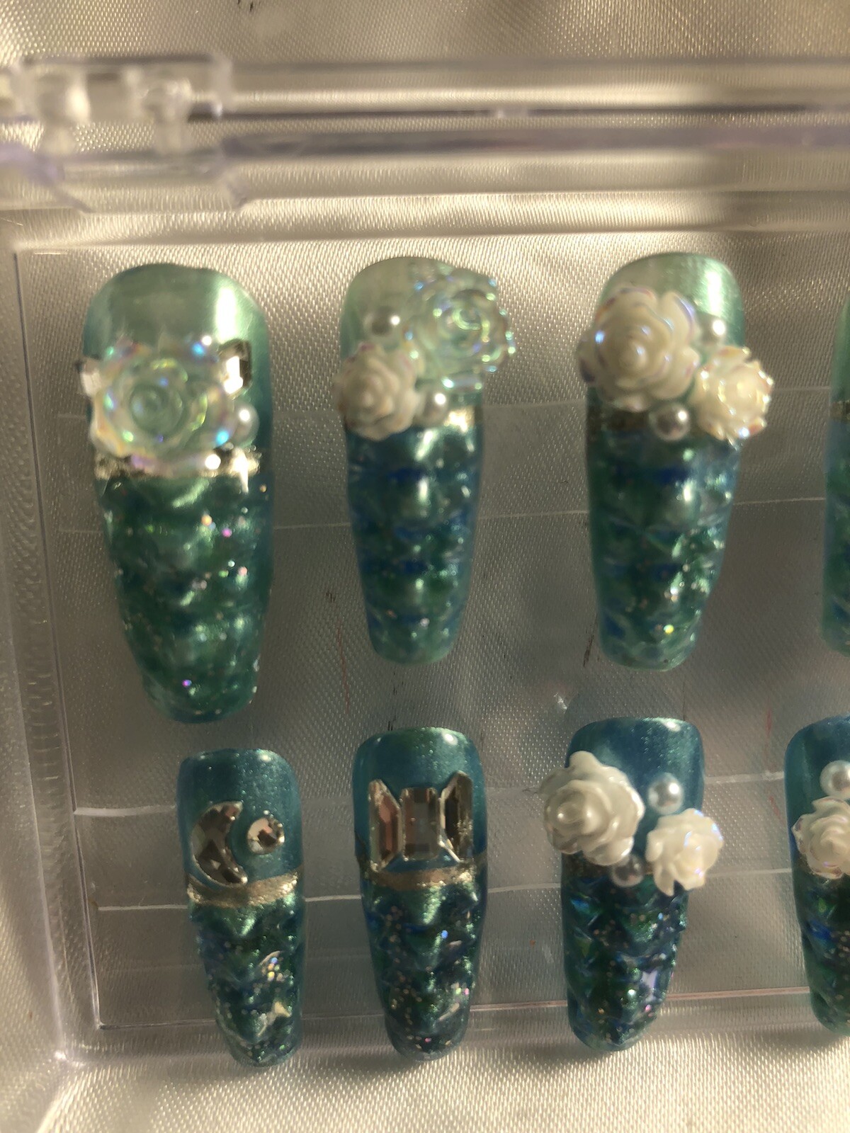 Z NAILZ! Z CLAWZ! Gorgeous Aqua Alligator Textured Press On Nails With Flowers
