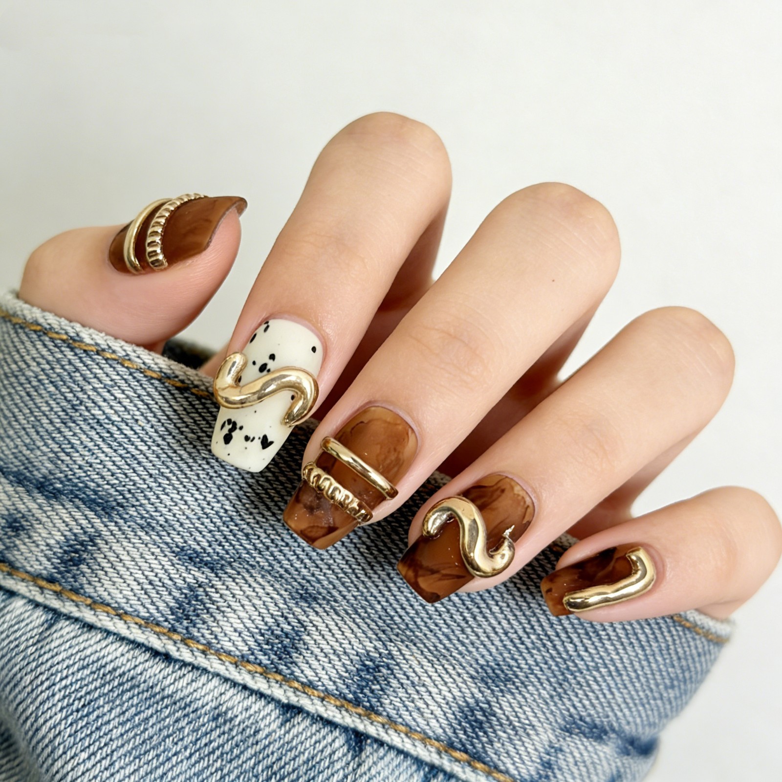 Vintage Metal Twist Brown Coffee Press-On Nails with Pearl Accent – Square Shape