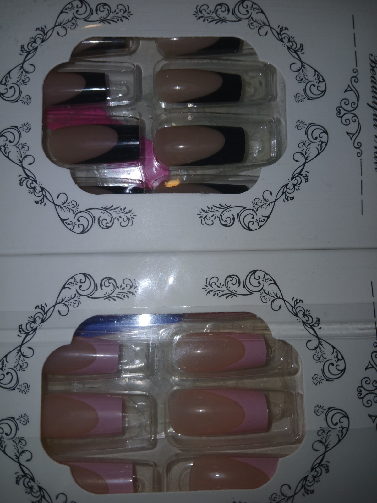 4 Matxhing Sets Of Acrylic Fake Nails For Hands And Feet. Glue NOT Included