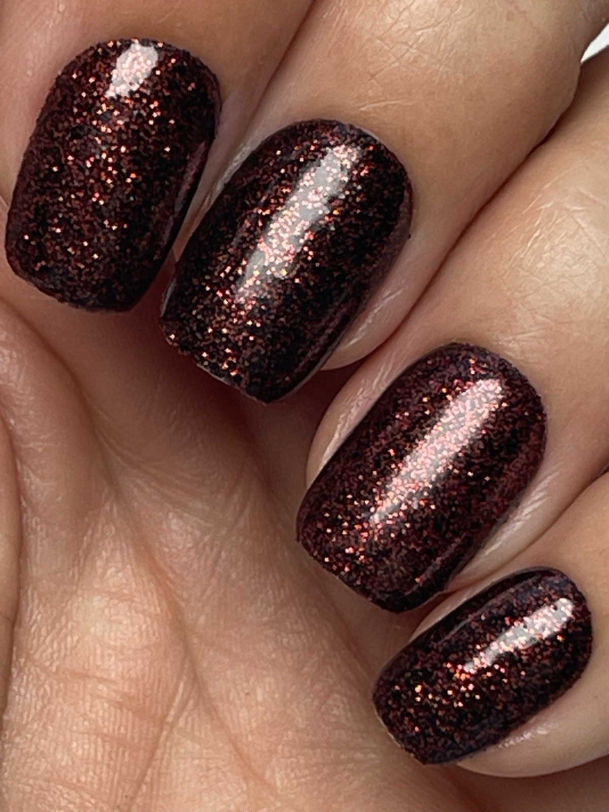 Red Aspen Press-On Nails Mocha Mania Monica Short Squoval Glitter Glue Included