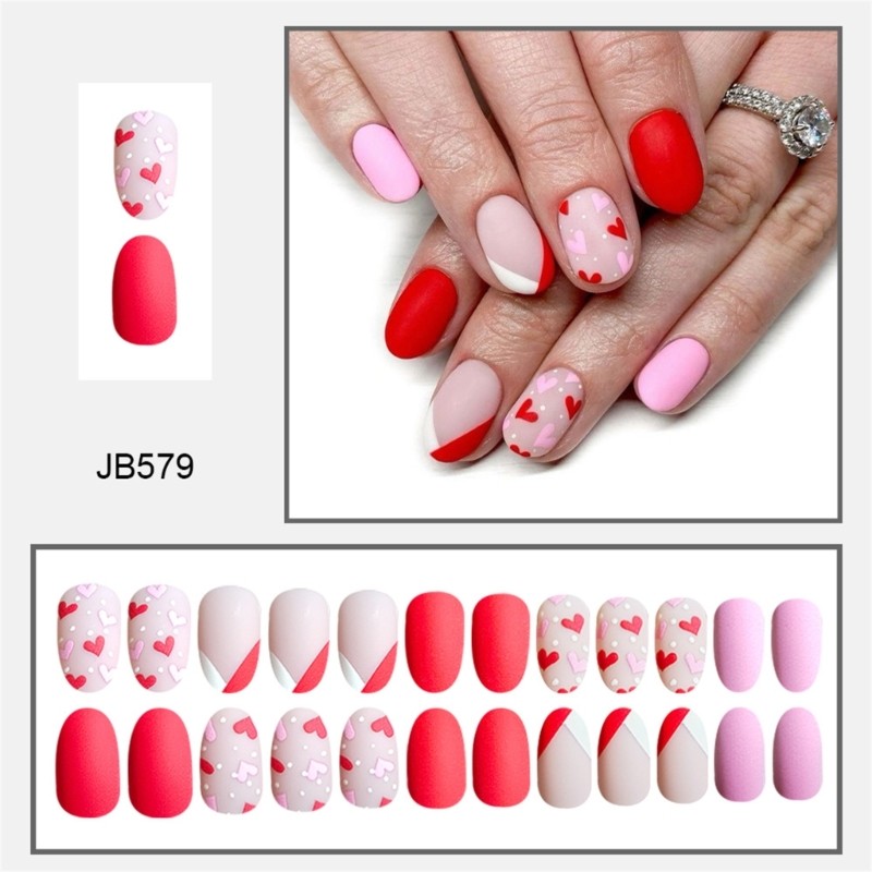 Trendy Short Flase Nail Press On Nail With Heart Designs For Everyday Wear