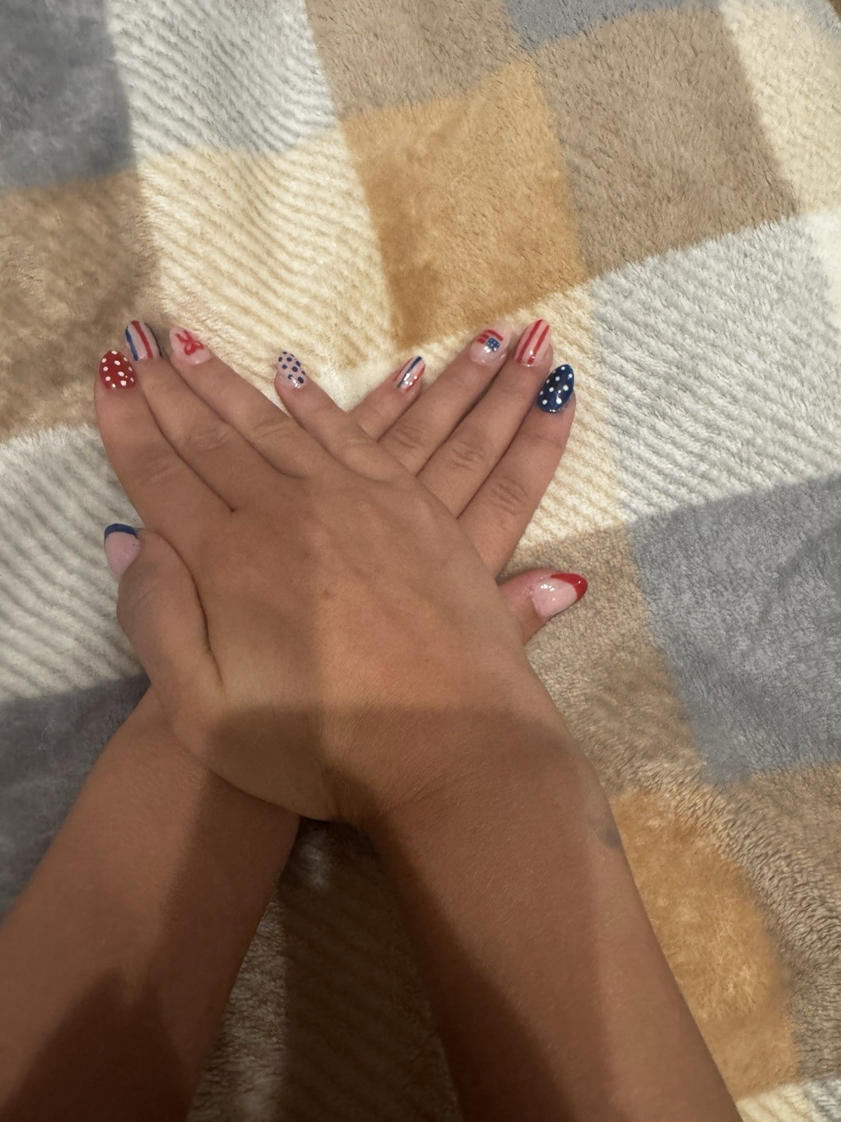 custom press on nails dm your designs & separate pictures of your fingers