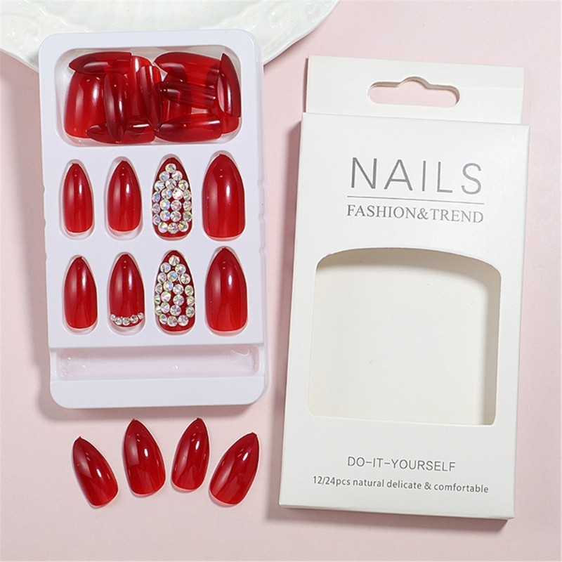 24 Pieces Trendy False Nail Full Cover on Nail Manicure for Any Occasion