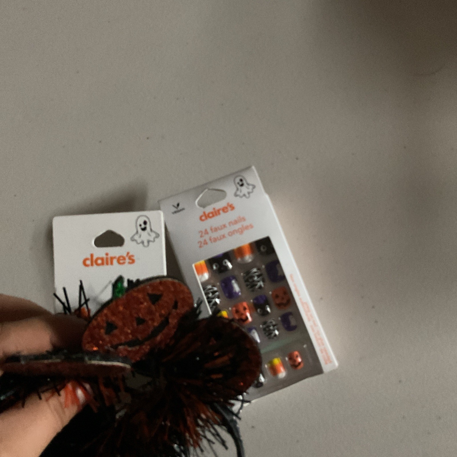 Claire’s 24 faux nails no glue needed Halloween them nails with head band