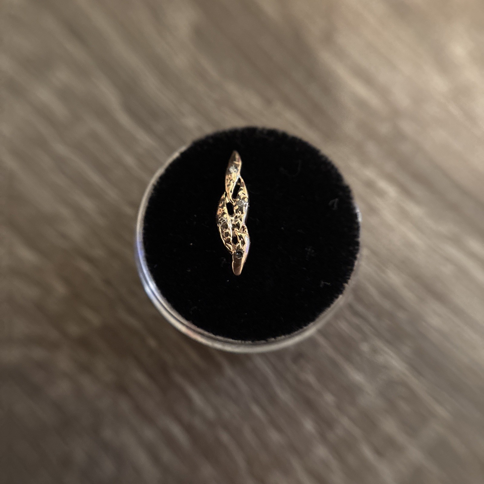 14K Yellow Gold Nail Charm with 4 Chip Diamonds in a Leaf Setting with Post