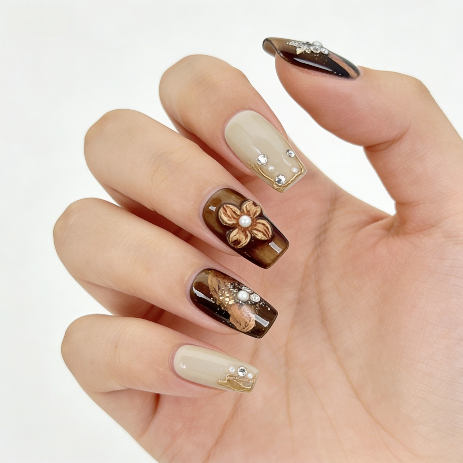 Vintage Gold Amber Press-On Nails with Pearl & Metal Flowers – Square Shape