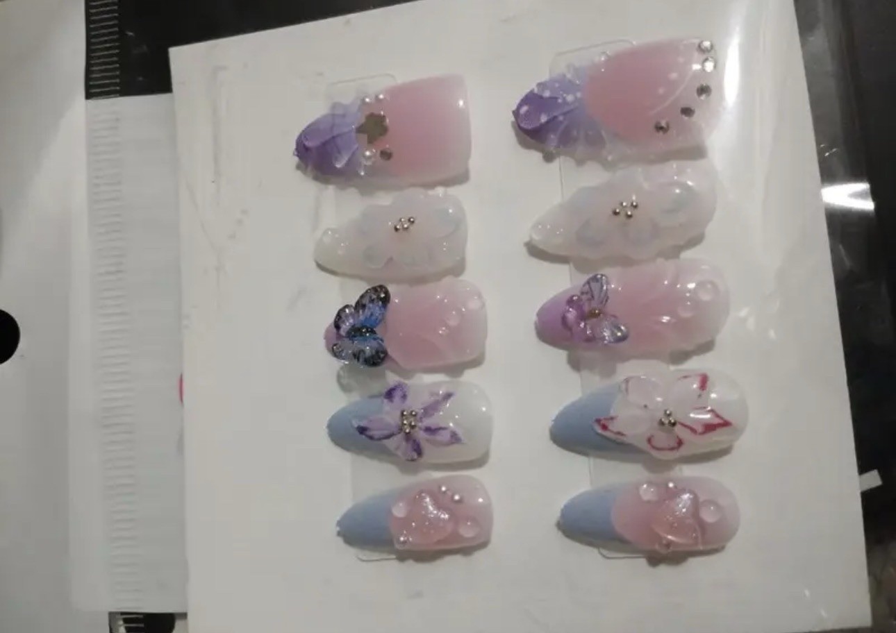 AMI HOUSE NAILS Press-On Nails Pink/Purple/White/Blue 3D Butterfly Full Cover