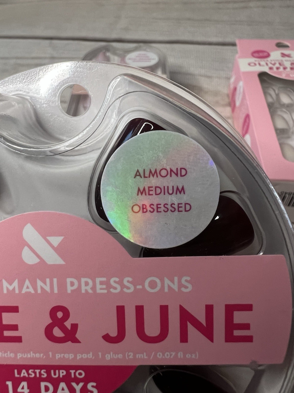 Olive and June Short/Medium Press-On Nails Bundle w/ Cuticle Oil