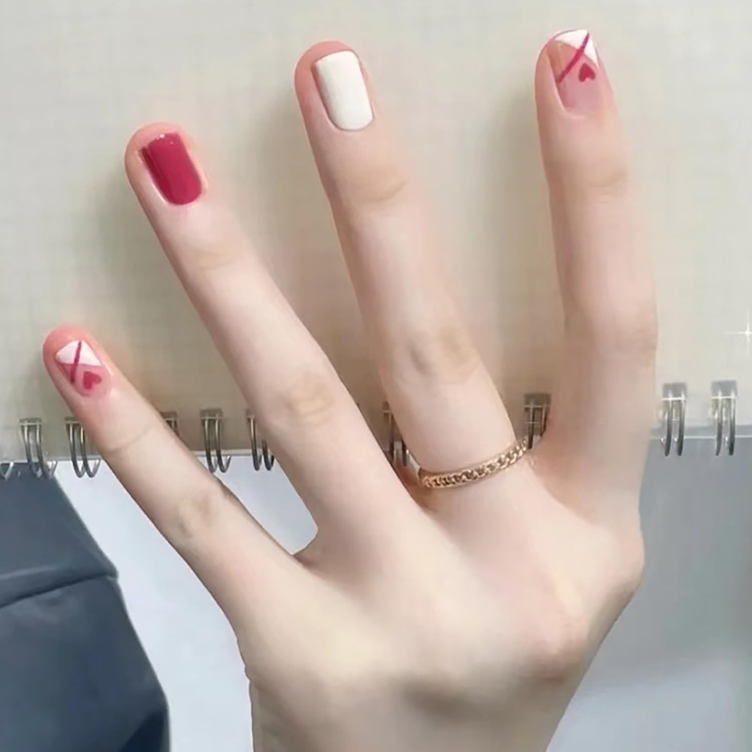 Glossy Full Cover 24 Pcs Short Press On Nails – Stylish Valentine’s Day Gift Set