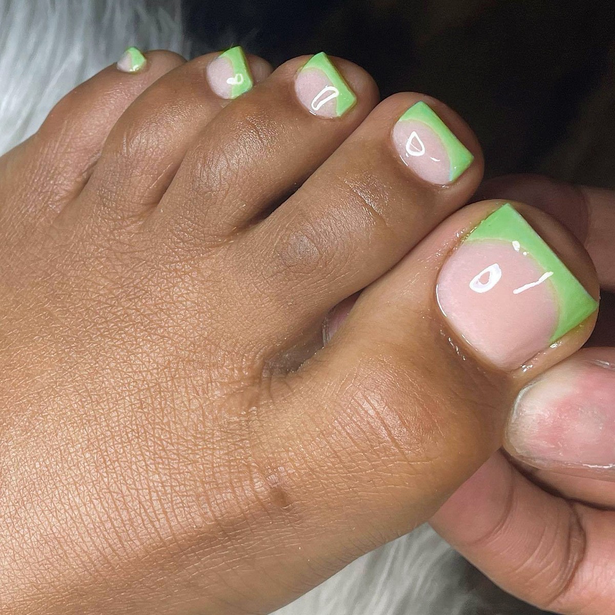 48pcs Short Square Press on Toe Nails, Light Green French Tip Nude Base Nails