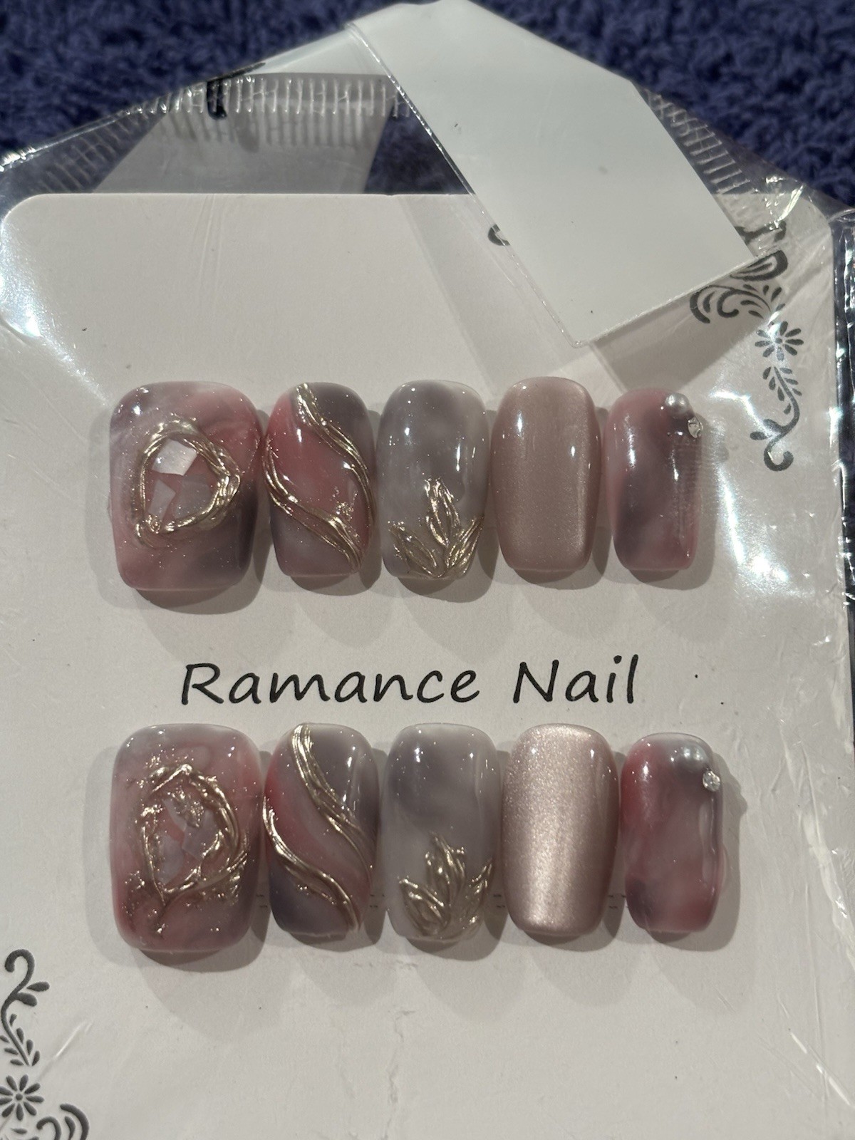 Press On Nails. Medium Length 19 Coffin Shaped Nails, 1 Oval. 20 Qty Size Large.