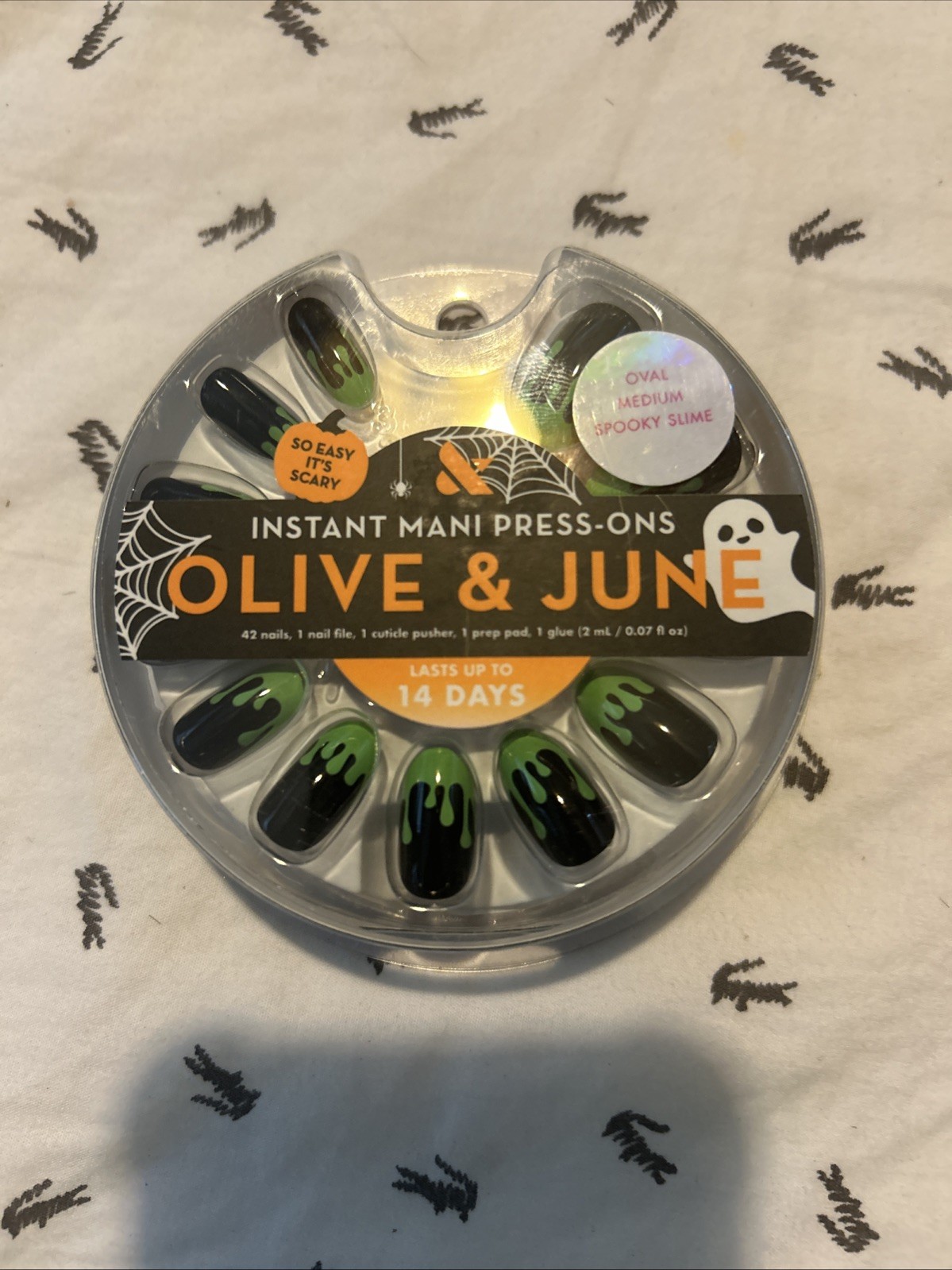 Instant Mani Press-one O live & June Oval Medium Spooky Slime