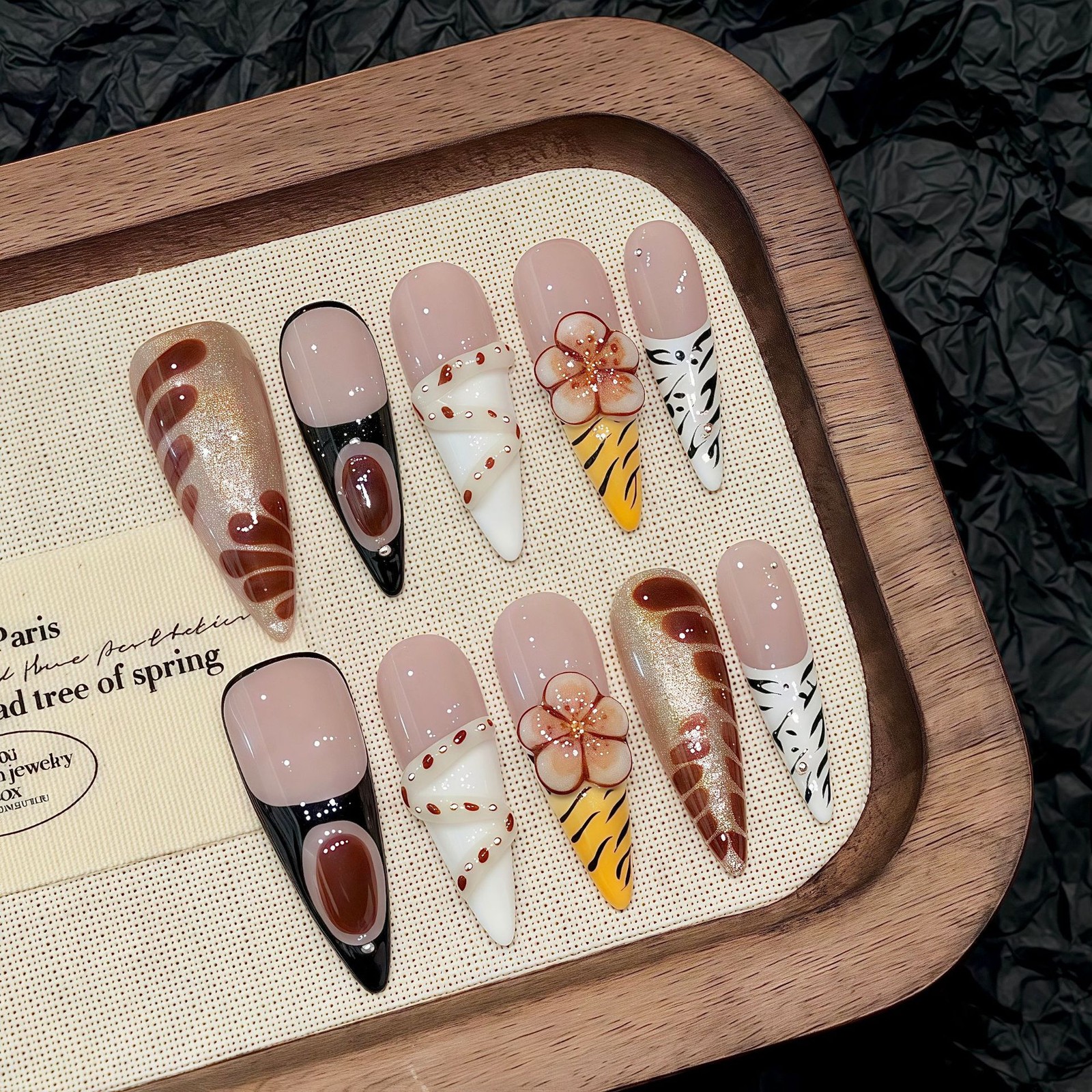 10Pcs Leopard Floral 3D Carved Long Stiletto Press On Nails Party Daily Nails