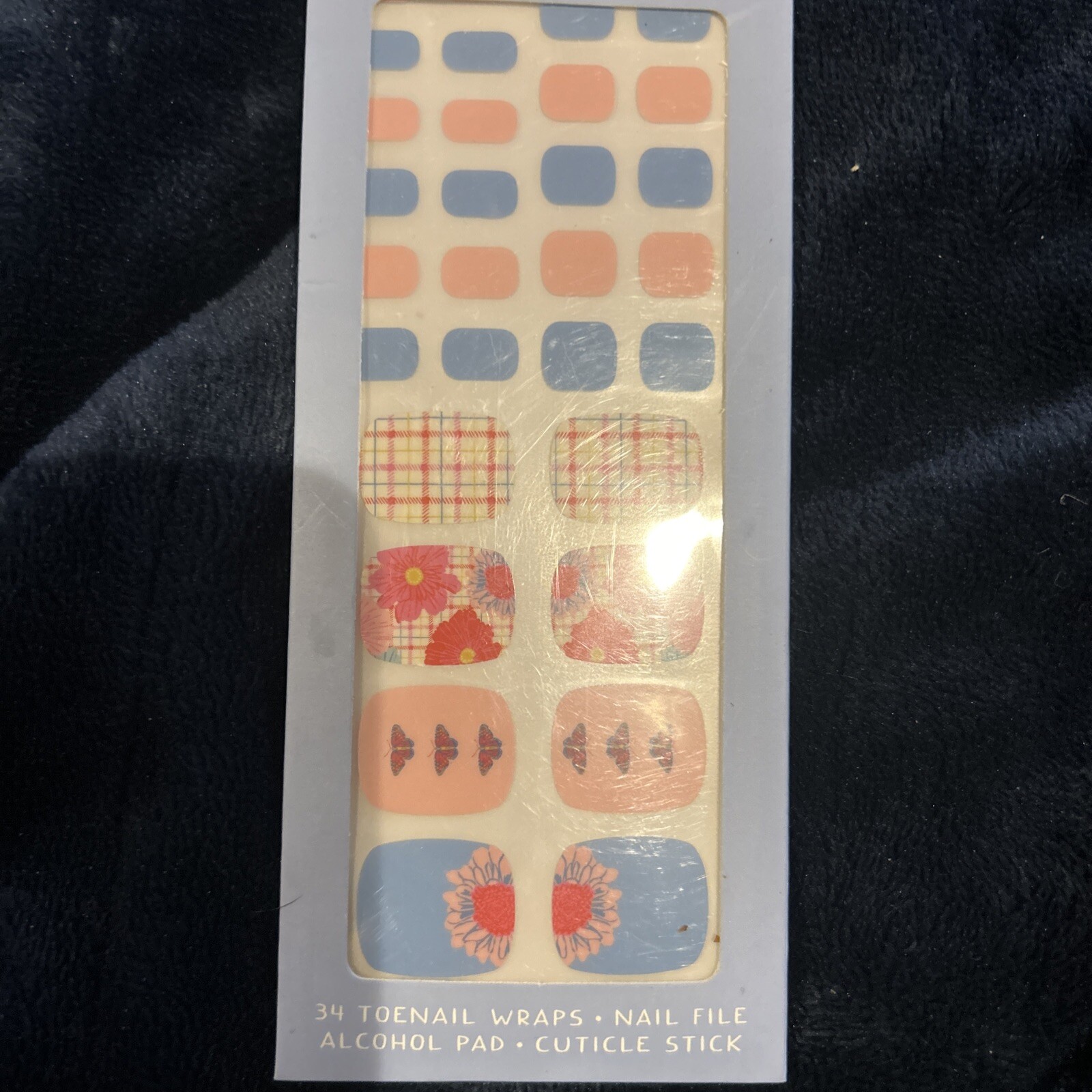Studio Oh! Nail Wrap kit for Toenails w/nail file, alcohol pad, cuticle stick