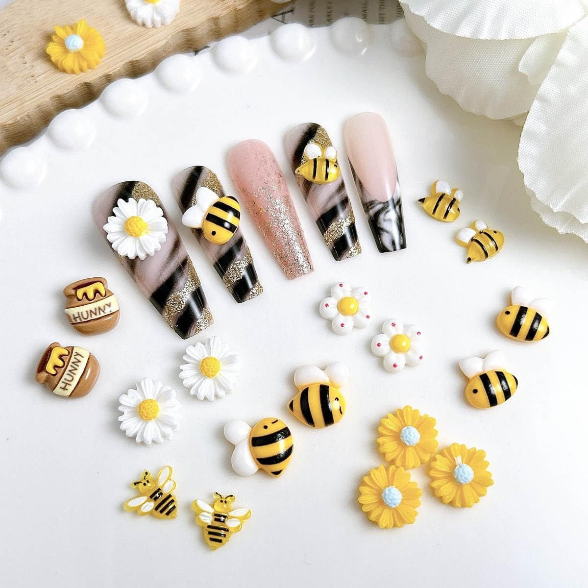 120Pcs Cartoon Bee Nail Charms for Nail Art Cute Flower Nail Charms Resin Bee…