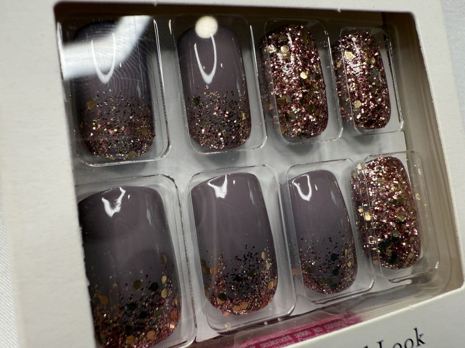 KISS GEL FANTASY NAILS PACK OF X6 MEDIUM LENGTH READY TO WEAR HOLIDAY CHRISTMAS