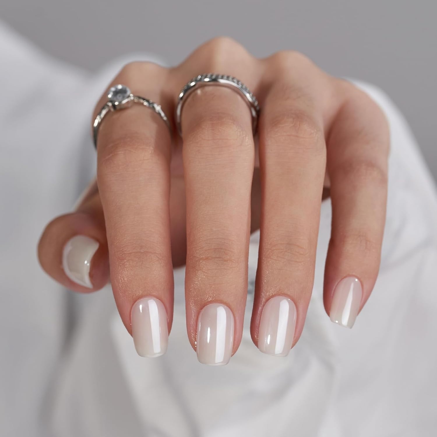 30-Piece Short Press On Nails – Soft Gel, Glossy Chrome Finish, Vanilla Glazed