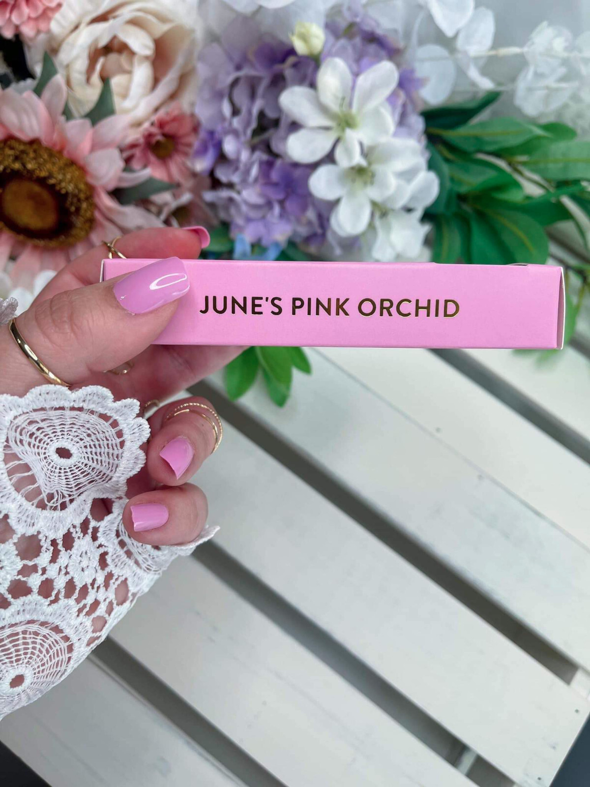 Red Aspen Press On Nails June’s Orchid Floral Orchid Pink Short Coffin