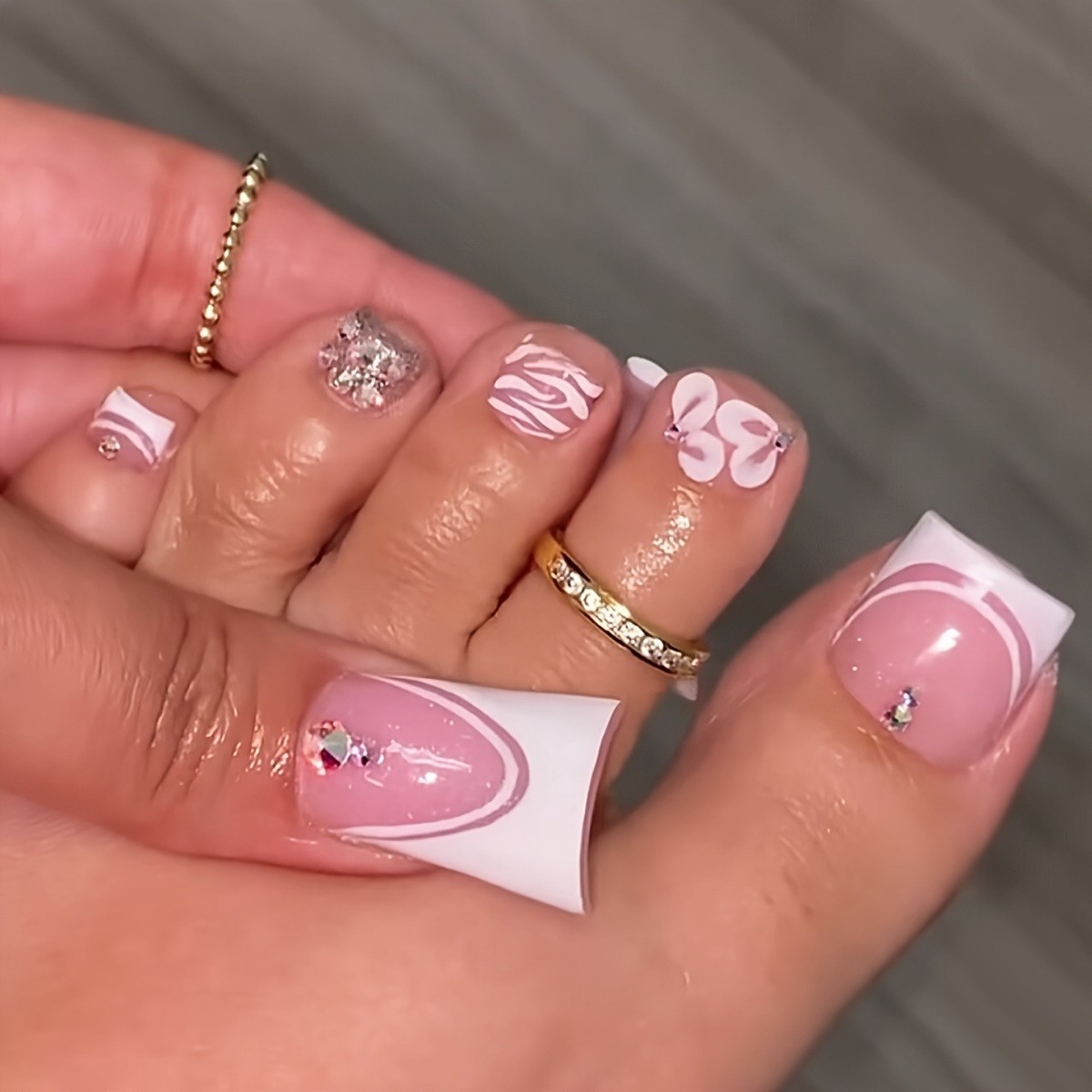 24pcs White Flower Bow Luxury Rhinestone Square Press On Nails Long False Nails